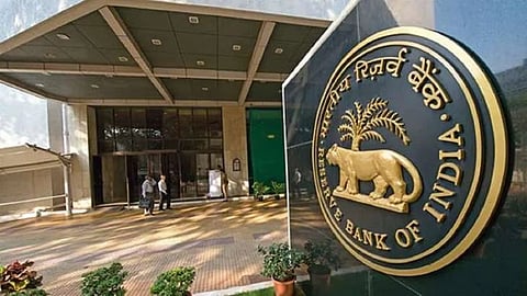 लोन स्वस्त अन् EMI कमी होणार! RBI ने पाच वर्षांनंतर व्याजदरात केली कपात, मध्यमवर्गीयांना मोठा दिलासा