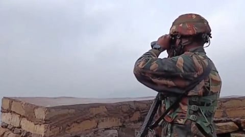 राजौरीत लष्करी गस्ती पथकावर गोळीबार