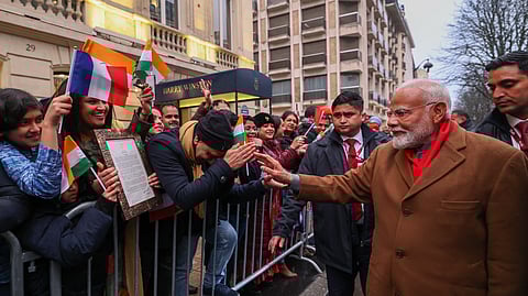 पंतप्रधान नरेंद्र मोदी फ्रान्समध्ये दाखल