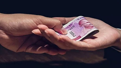 जिल्हा परिषदेच्या क्लार्कचा ४ कोटी १९ लाखांचा भ्रष्टाचार; वेतनाच्या माध्यमातून सरकारी पैशाचा अपहार