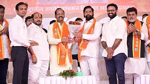 कोकणात शिंदेसेना सुस्साट! राजन साळवींनंतर सुभाष बने शिवसेनेत दाखल दाढीवाल्यांना हलक्यात घेऊ नका; शिंदेंचा उद्धव ठाकरेंना इशारा