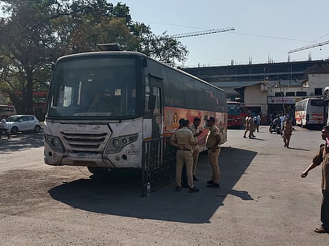 'शिवशाही' बसमध्ये तरुणीवर बलात्कार; स्वारगेट बसस्थानकातील घटनेने पुणे हादरले, ‘सीसीटीव्ही’ फुटेजमध्ये आरोपीची ओळख पटली
