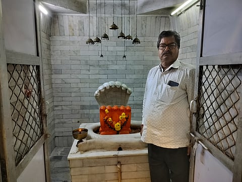 नागदेवी स्ट्रीटवरील श्री नागदेवी मंदिर; मंदिरामुळे परिसराला मिळाले नाव; या भागात होता नागांचा वावर