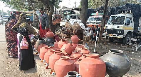 गरीबांच्या ‘फ्रीज’ची मागणी वाढली; यंदा माठांच्या किमती १०० ते ३०० रुपयांपर्यंत पोहोचल्या