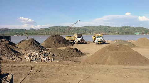 वाळू माफियांविरोधात आता कठोर कारवाई, पुढील आठवड्यात नवीन धोरण; महसूलमंत्री चंद्रशेखर बावनकुळे यांची घोषणा