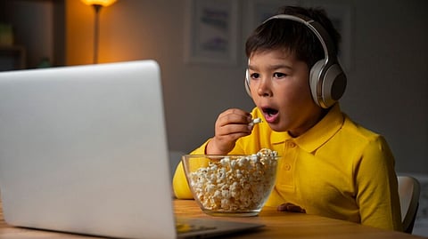 जेवताना ऑफस्क्रीन असणे का आहे महत्त्वाचे? निरोगी जीवन जगण्यासाठी चांगली पद्धत