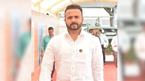 मंत्री गोरेंवर आरोप करणाऱ्या महिलेला खंडणीप्रकरणी अटक