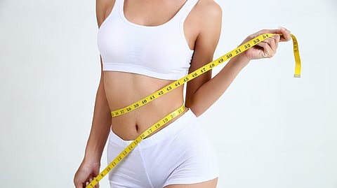 Weight Loss : झटपट वजन कमी करण्यासाठी रात्री झोपण्यापूर्वी 'या' चार गोष्टी करा