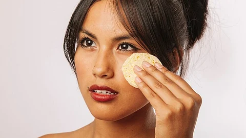 Pancake Makeup : मेकअपसाठी पॅनकेकचा उपयोग कसा करतात; काय आहे लावण्याची योग्य पद्धत?