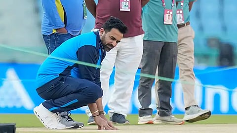 IPL 2025 : झहीरचाही पिच क्युरेटरवर निशाणा; पंजाबविरुद्ध लखनऊसाठी फायदेशीर खेळपट्टी तयार न केल्याचा आरोप