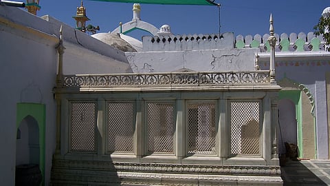 औरंगजेबाची कबर