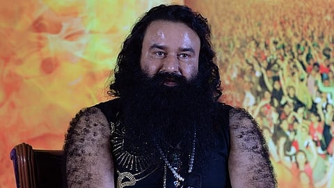 गुरमीत राम रहीम चार महिन्यांत पुन्हा कारागृहाबाहेर