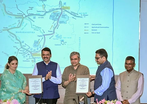 मुंबईकरांना मिळणार २३८ एसी लोकल; रेल्वेमंत्री अश्विनी वैष्णव यांनी दिली माहिती