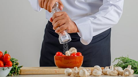 अतिमीठ खाल्ल्याने मुत्रपिंडसह या अवयवांच्या आरोग्यावर होतात विपरित परिणाम; जाणून घ्या किती असावे प्रमाण