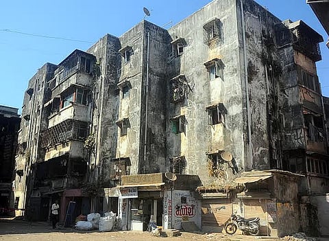 ठाण्यातील २०७५ कुटुंबांच्या वास्तव्यावर पालिकेची कुऱ्हाड; ९६ अतिधोकादायक
४,४०७ धोकादायक