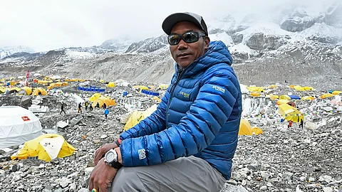शेर्पा कामी रिता एव्हरेस्ट सर करण्याचा स्वत:चाच विक्रम मोडणार; आतापर्यंत ३० एव्हरेस्ट वाऱ्या केल्या