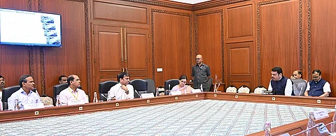 नवी मुंबई विमानतळाला ‘मल्टी मॉडेल ट्रान्सपोर्ट कनेक्टिव्हिटी’, वॉटर टॅक्सीची सुविधा; मुख्यमंत्री देवेंद्र फडणवीस यांचे निर्देश