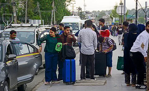 पर्यटकांचे संग्रहित छायाचित्र