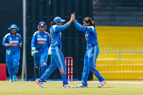 India vs Sri Lanka : भारतीय महिलांकडून श्रीलंकेचा धुव्वा; तिरंगी मालिकेतील सलामीच्या लढतीत ९ विकेट राखून विजय