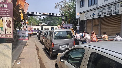 नेरळमधील वाहतूककोंडी ठरतेय डाकेदुखी
