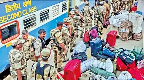 जवानांची कर्तव्यावर जाण्यासाठी लगबग; ऑपरेशन सिंदूरदरम्यान सुट्ट्या रद्द केल्याने सातारा स्थानकावर गर्दी