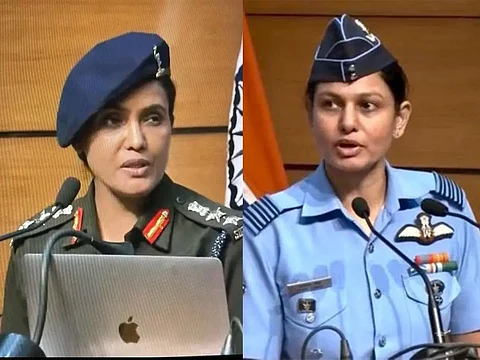 हम भारत की नारी है, फुल नहीं चिंगारी है