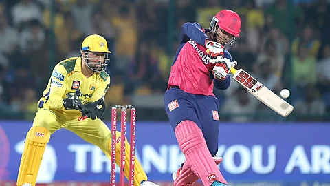 CSK चा अजून एक लाजिरवाणा पराभव; RR चा शेवट मात्र गोड