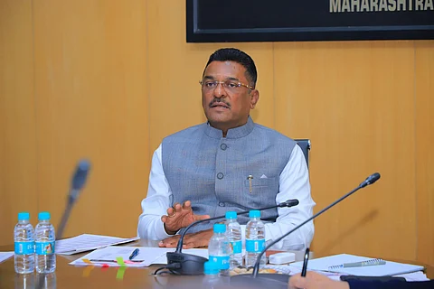 एसटीच्या जागांवरील अतिक्रमण हटवा; परिवहन मंत्री सरनाईक यांचे निर्देश, मुंबईतील ४ मोक्याच्या जागी झोपडपट्ट्या