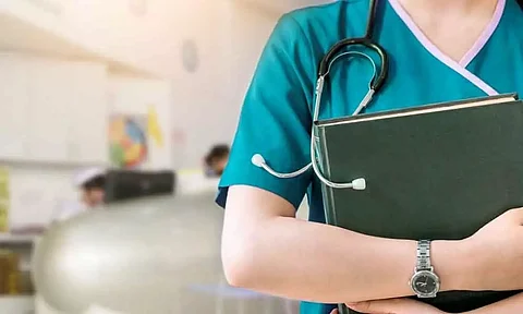 परिचारिकांना आठ दिवसांची सुट्टी; उपायुक्तांसोबत सकारात्मक चर्चा