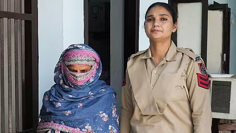 नागपूरमधील महिलेने प्रेमासाठी थेट गाठले पाकिस्तान; १२ वर्षाच्या मुलाला हॉटेलमध्ये ठेवून ओलांडली सीमा