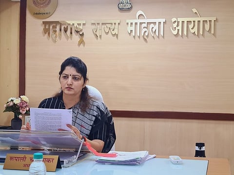 महिला आयोगाची हेल्पलाइन ‘डझ नॉट एक्झिस्ट’
