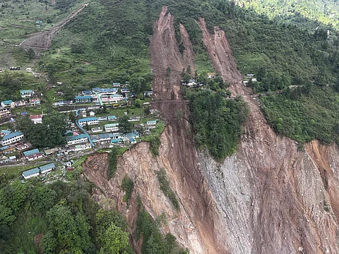 सिक्कीममध्ये लष्करी तळावर भूस्खलन; तीन जवानांचा मृत्यू, ६ जण बेपत्ता