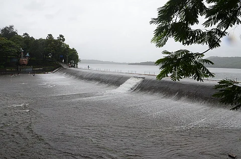 तलावांतील पाणीसाठ्यात वाढ; धरण क्षेत्रात समाधानकारक पाऊस