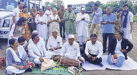 पंढरीच्या वारीत संविधानाची दिंडी