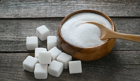 साखर चवीला गोड; पण आरोग्याला कडू! साखर सोडल्यावर शरीरात ९० दिवसांत काय बदल होतो?