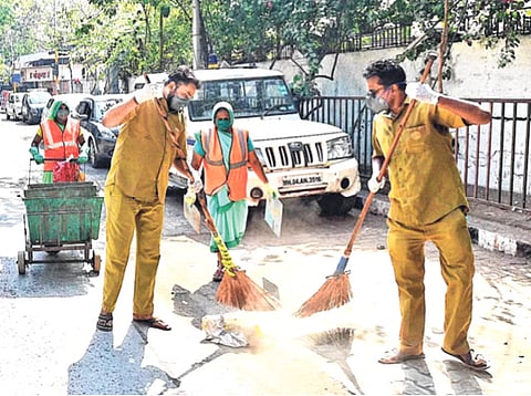 घनकचरा व्यवस्थापन विभागात ३,५८१ पदे रिक्त; कंत्राटी कामगारांकडून मुंबई स्वच्छ करून घेण्याची वेळ