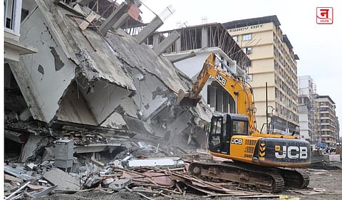 पाडकामाचा खर्च जमीन मालकांकडून वसूल करणार; २१ इमारतींसाठी ४.५० कोटींचा खर्च, आतापर्यंत १८ इमारती जमीनदोस्त