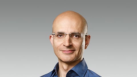 भारतीय वंशाचे सबिह खान Apple चे नवे COO; लवकरच घेणार जेफ विल्यम्स यांची जागा