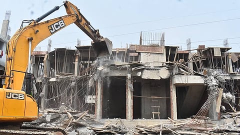 खान कंपाऊंड आता 'ग्रीन झोन'; मुंब्रा-शिळ परिसरातील २१ अनधिकृत इमारती जमीनदोस्त, हरित क्षेत्रात रूपांतराची महापालिकेची तयारी