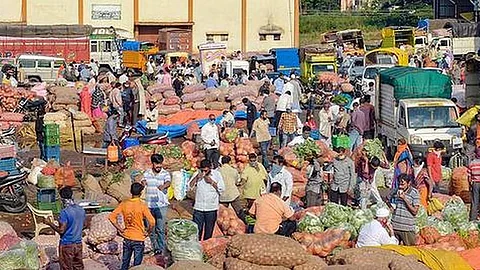 मंत्रिमंडळाचा मोठा निर्णय; कृषी उत्पन्न बाजार समित्यांवर थेट नियंत्रणाचा मार्ग मोकळा
