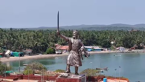मालवण पुतळा दुर्घटना प्रकरण : ‘कोल्हापूर लॅब’च्या पत्र व्यवहाराची माहिती सादर करा! उच्च न्यायालयाचे पोलिसांना आदेश