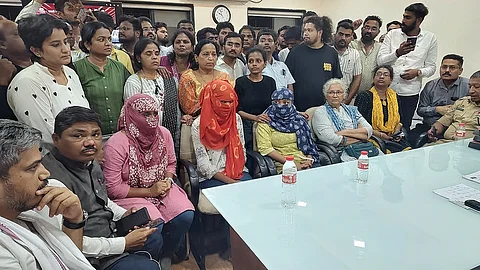 पुणे पोलिसांवर गंभीर आरोप; कोथरुड पोलिस ठाण्यात तीन दलित छळ अन् जातीवाचक शिवीगाळ?