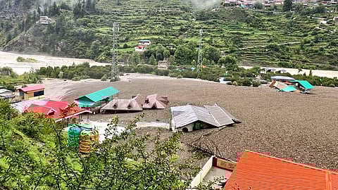 ढगफुटीने ३० सेकंदांत धराली उद्ध्वस्त; ४ ठार, ५० हून अधिक जण बेपत्ता