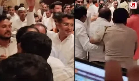 Nashik : शरद पवारांच्या कार्यकर्त्यामुळे शिंदेसेनेच्या दोन गटांत राडा? एकमेकांची कॉलर पकडत शिवीगाळ करण्यापर्यंत मजल