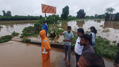 जळगाव जिल्ह्याला पावसाने झोडपले; हतनूर धरणाचे २० दरवाजे उघडले