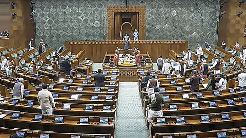 पंतप्रधान, मुख्यमंत्री, मंत्र्यांना ३० दिवस अटकेत राहिल्यास पद सोडावे लागणार; गृहमंत्र्यांनी मांडले घटनादुरुस्ती विधेयक, विरोधकांचा गोंधळ