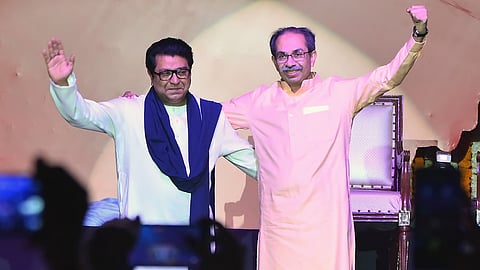 Mumbai : बेस्ट पतपेढी निवडणुकीत ठाकरे बंधूंना धक्का; शशांक राव पॅनेलचे १४ उमेदवार, तर प्रसाद लाड पॅनेलचे ७ उमेदवार विजयी