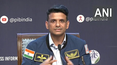 स्वदेशी रॉकेटमधून भारतीय व्यक्ती अंतराळात लवकरच जाईल! अंतराळवीर शुभांशू शुक्ला यांचे प्रतिपादन