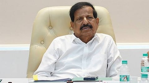 वनमंत्री गणेश नाईक यांच्या जनता दरबारावर वादंग; जनहित याचिका मुंबई उच्च न्यायालयात