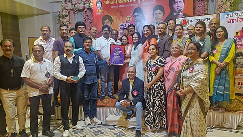 कराडमध्ये सलग २४ तास अमिताभ बच्चनची गाणी